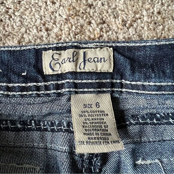 Earl Jean Women’s Mid Rise Flap Button Pocket Capri Cropped Jeans Size 6 - Picture 3 of 9